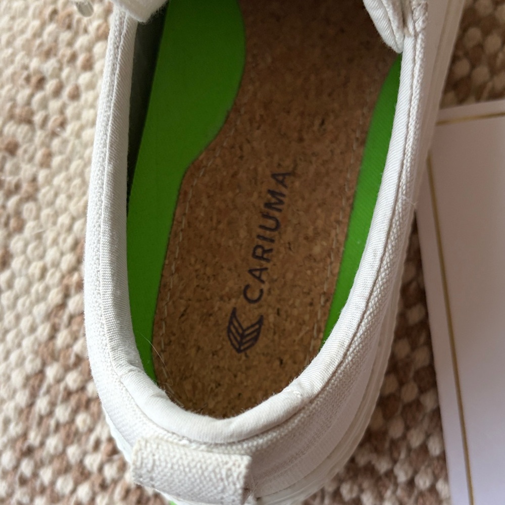 Women’s 7.5 Cariuma White Sneakers, NWT - Picture 9 of 16